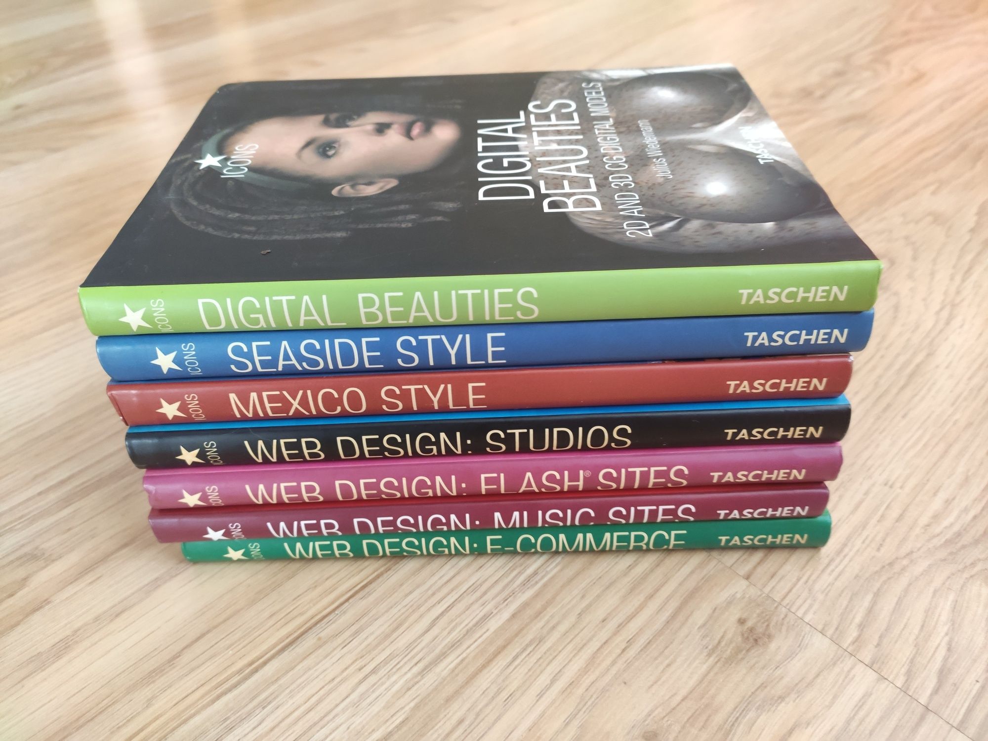 7 albumów Taschen (web design , digital models)