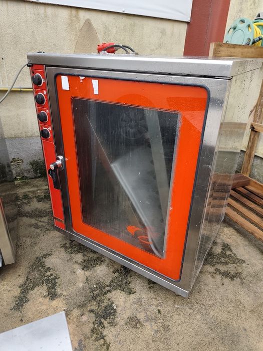 Forno industrial com móvel e frigorífico em inox