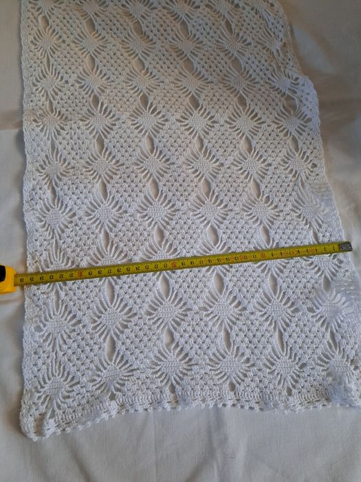 Bieżnik ręcznie robiony na szydełku