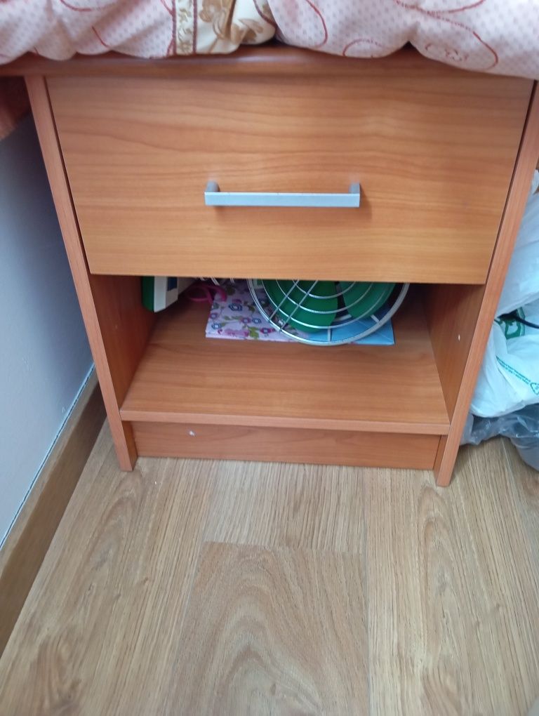 Mesa de cabeceira