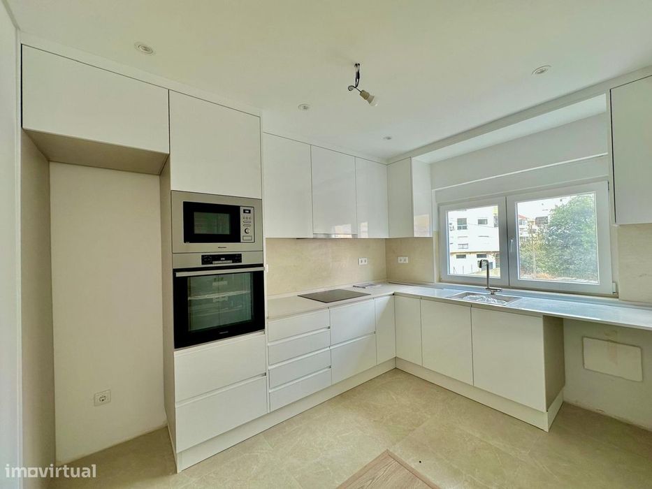 Apartamento T3 localizado no centro do Barreiro