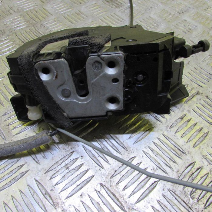 Замок дверей Рено Трафик 3 лівий Опель Виваро Trafic Vivaro