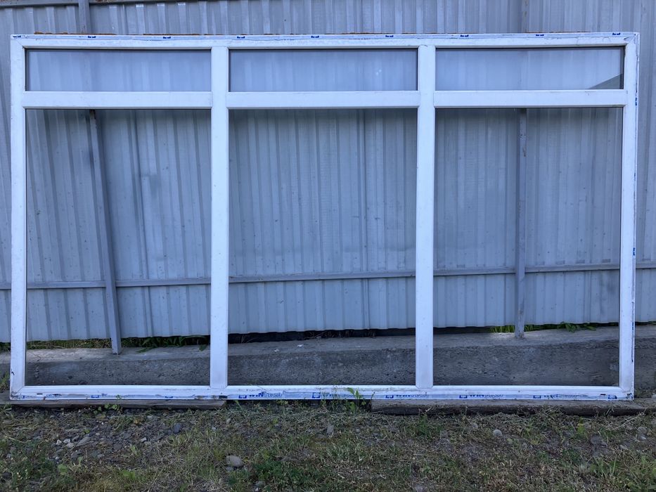 Окно металлопластиковое трехстворчатое на балкон, веранду  290x170см