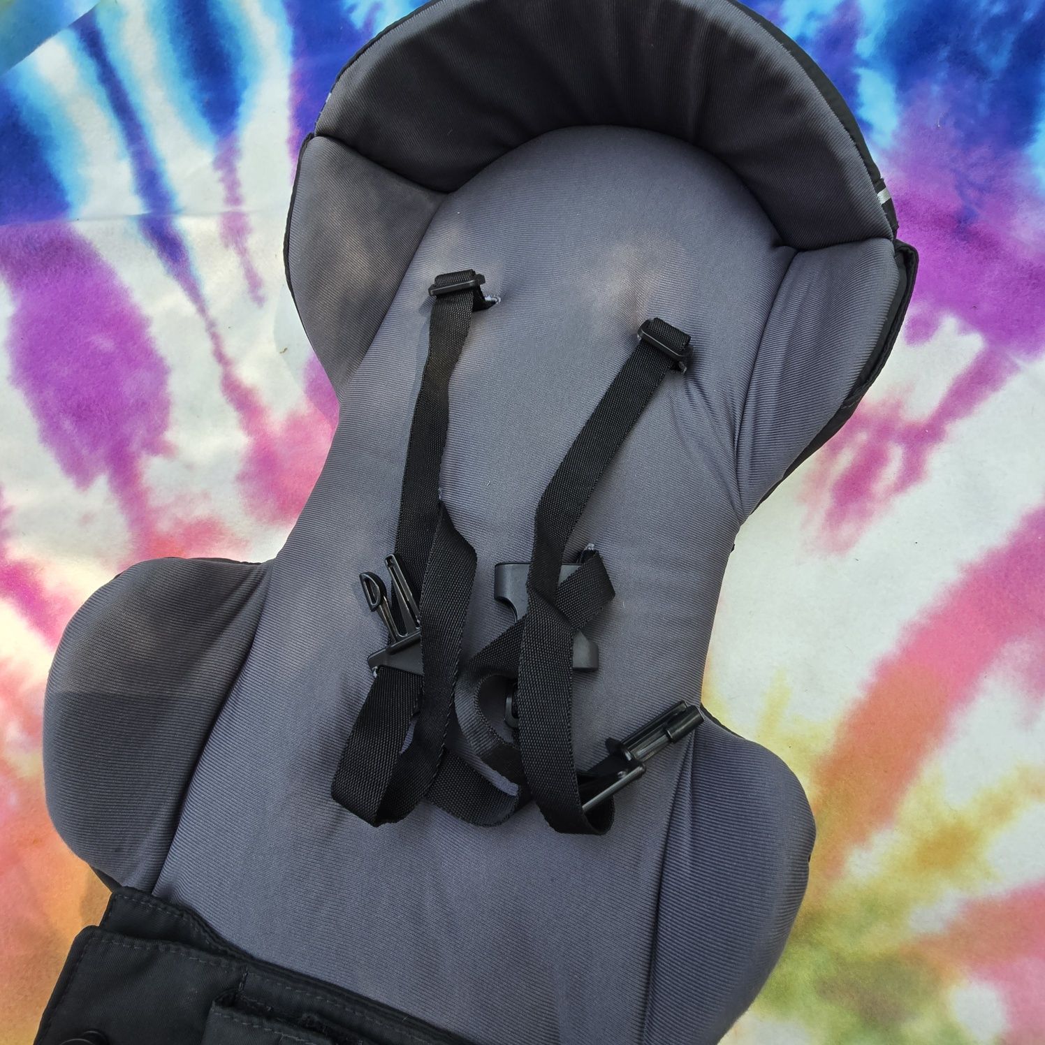 Cybex First GO – funkcjonalne nosidełko rosnące z dzieckiem!