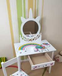 Детский столик,  зеркало в детскую,  Трюмо,  детская кровать