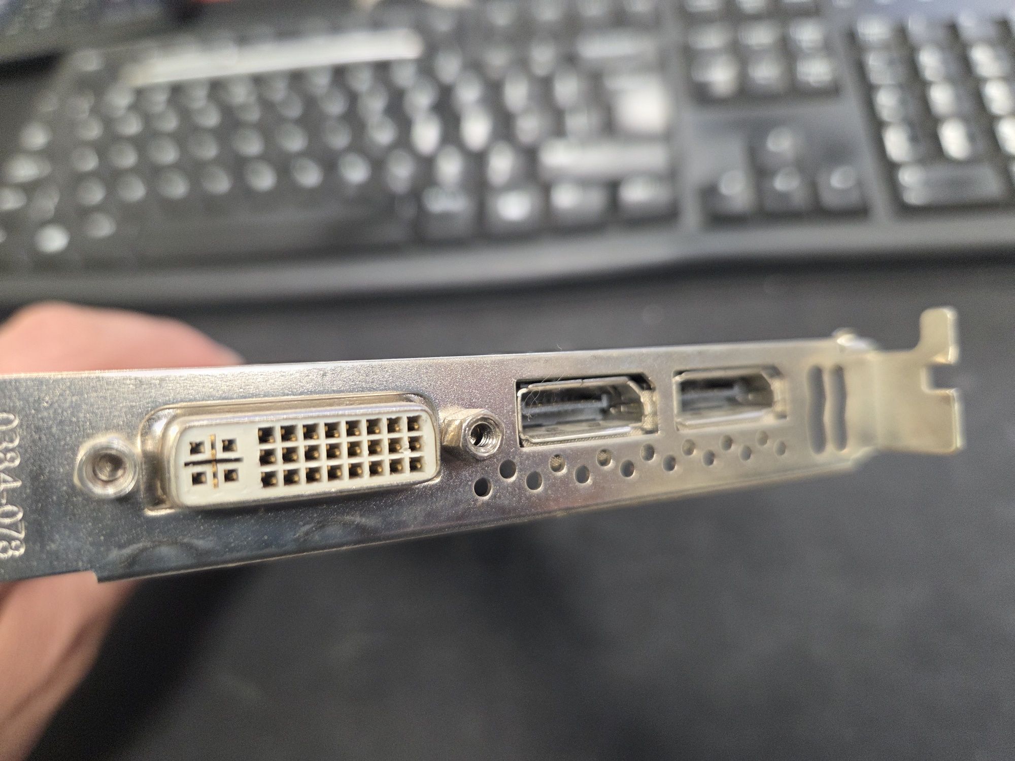 Karta NVidia k2000