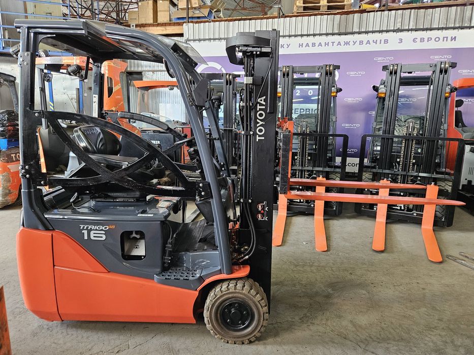 Електронавантажувачі Toyota з Li-ion АКБ. Вилочные погрузчики Тойота