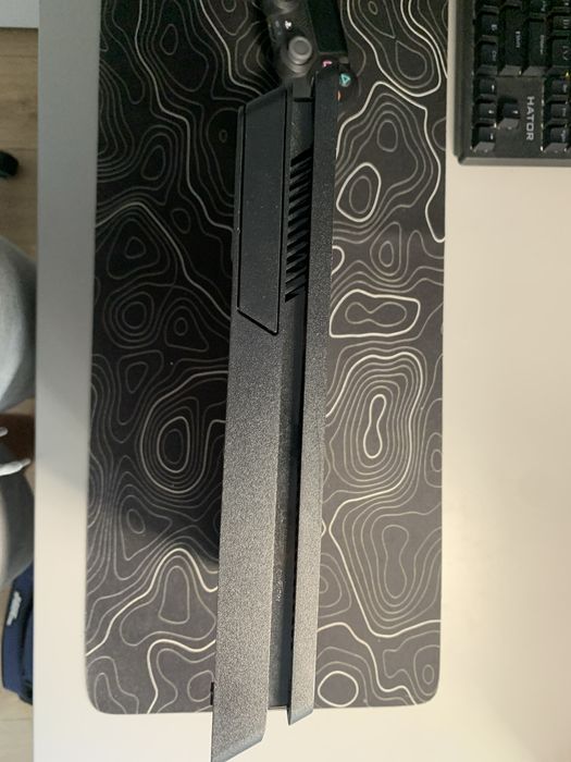 Ps4 slim 500гб +2джойстика і 4 гри б/у