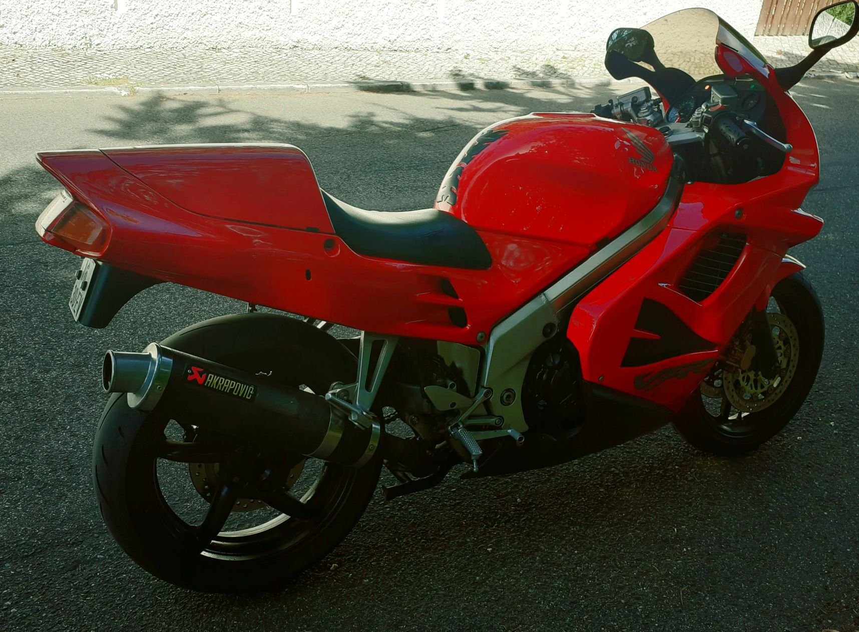 Honda VFR 1995 muito estimada