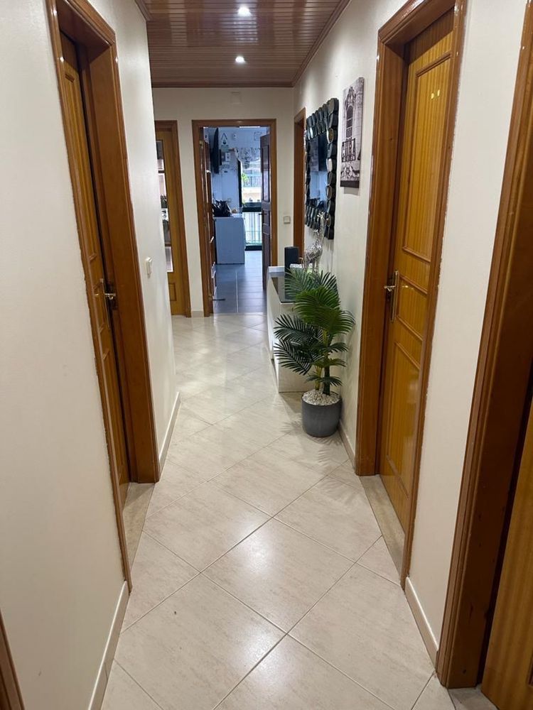 Apartamento T4 Casal da Barota com Garagem
