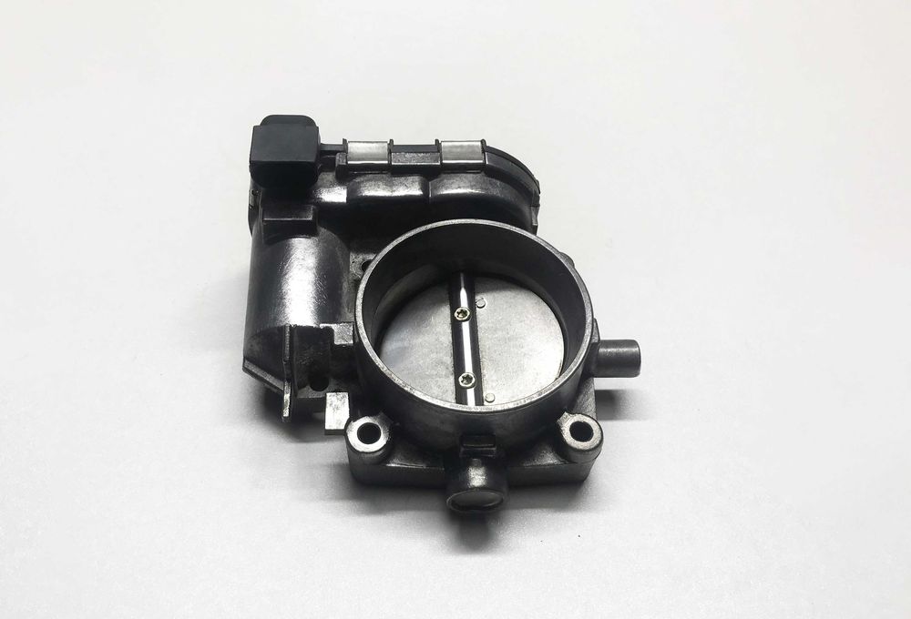 Дросельна заслонка Mercedes C208. C209. W163. W220 - 2.6-2.8-3.2-3.7