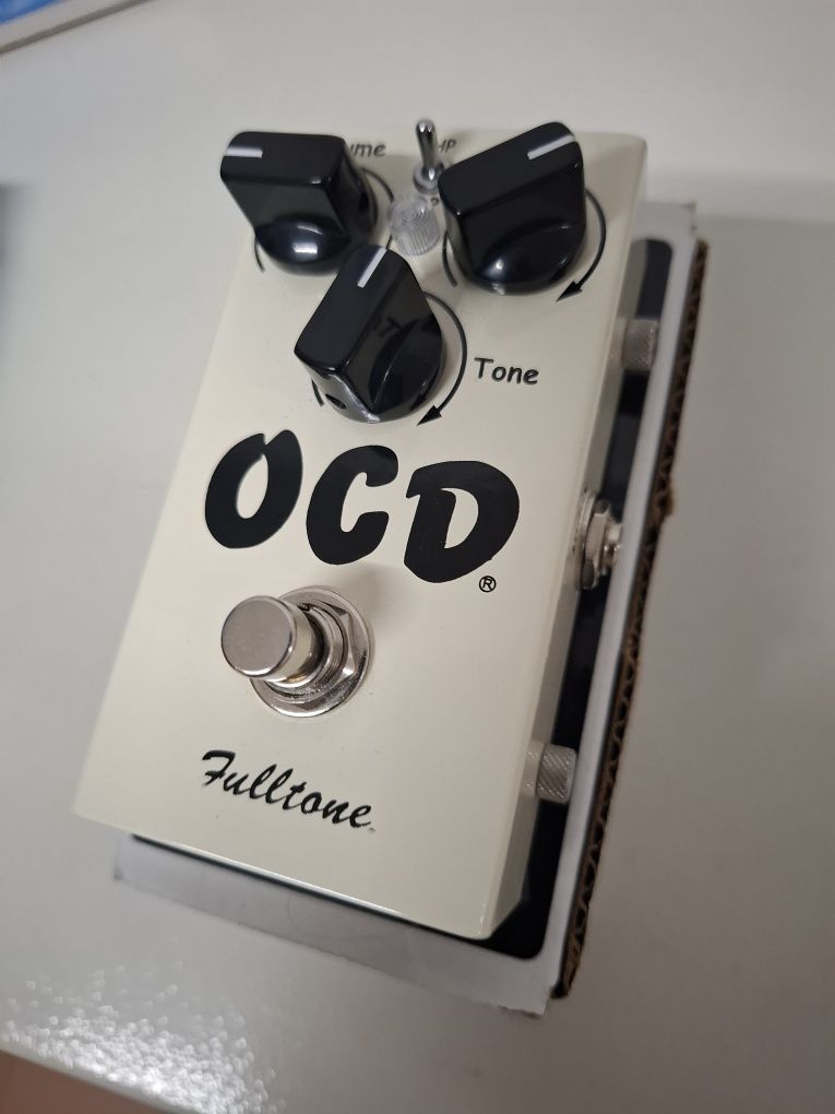 Pedais de guitarra Thorpy/Fulltone/Keeley