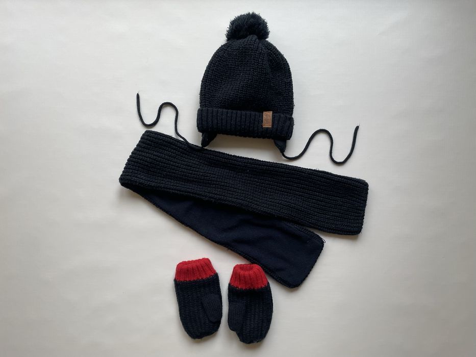 komplet zimowy: czapka, szalik i rękawiczki — idealny na chłodne dni