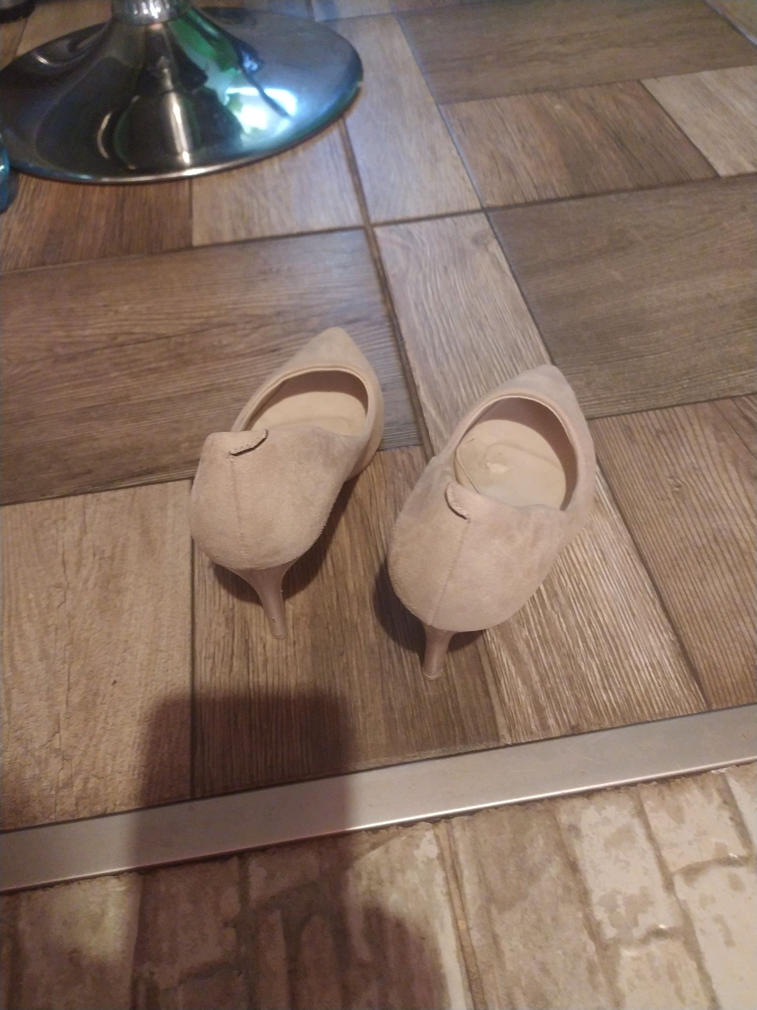 Czółenka na obcasie szpilki buty zamszowe pantofle r 36 Seastar
