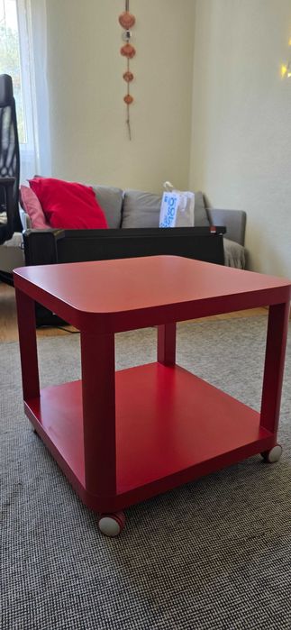 Mesa de apoio com rodízios Tingby IKEA