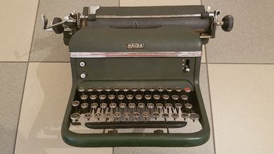 Maszyna do pisania HALDA szwedzkiej produkcji, antyk