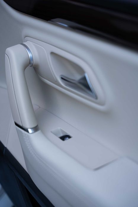 Продам автомобіль Volkswagen Passat в максимальній комплектації