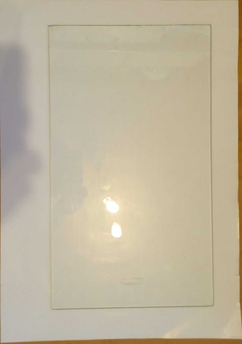 Стекло, книжные полки, зеркало