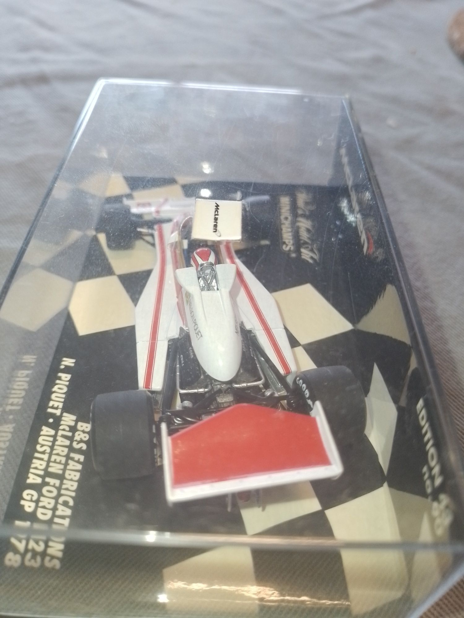 Vendo miniatura de colecção Maclaren Ford M23 N.Piquet Austria GP. 197