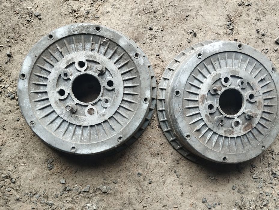 Продаю барабани тормозна майже нові