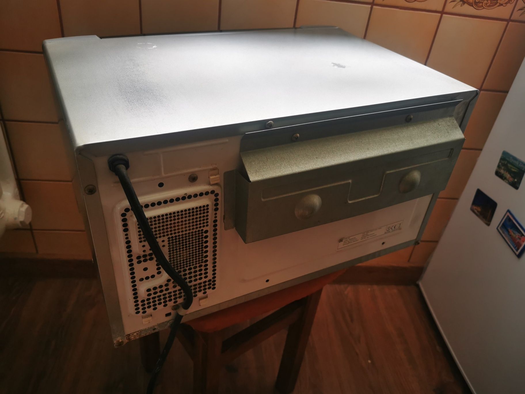 Mikrofalówka Electrolux EMM2015 Grill