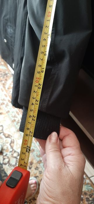 Продам куртки (парки)