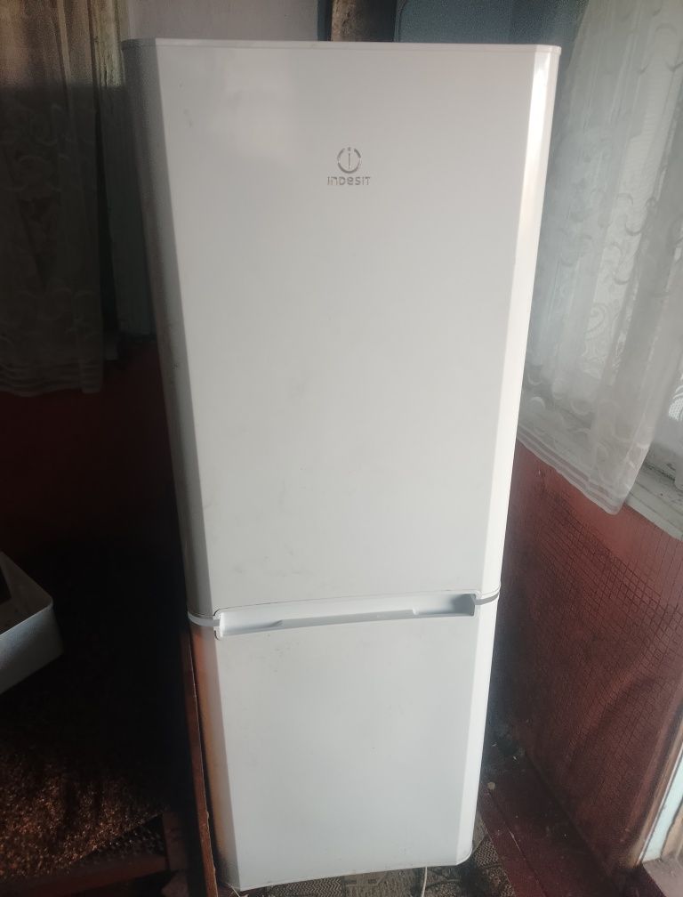 Продам холодильник і плиту