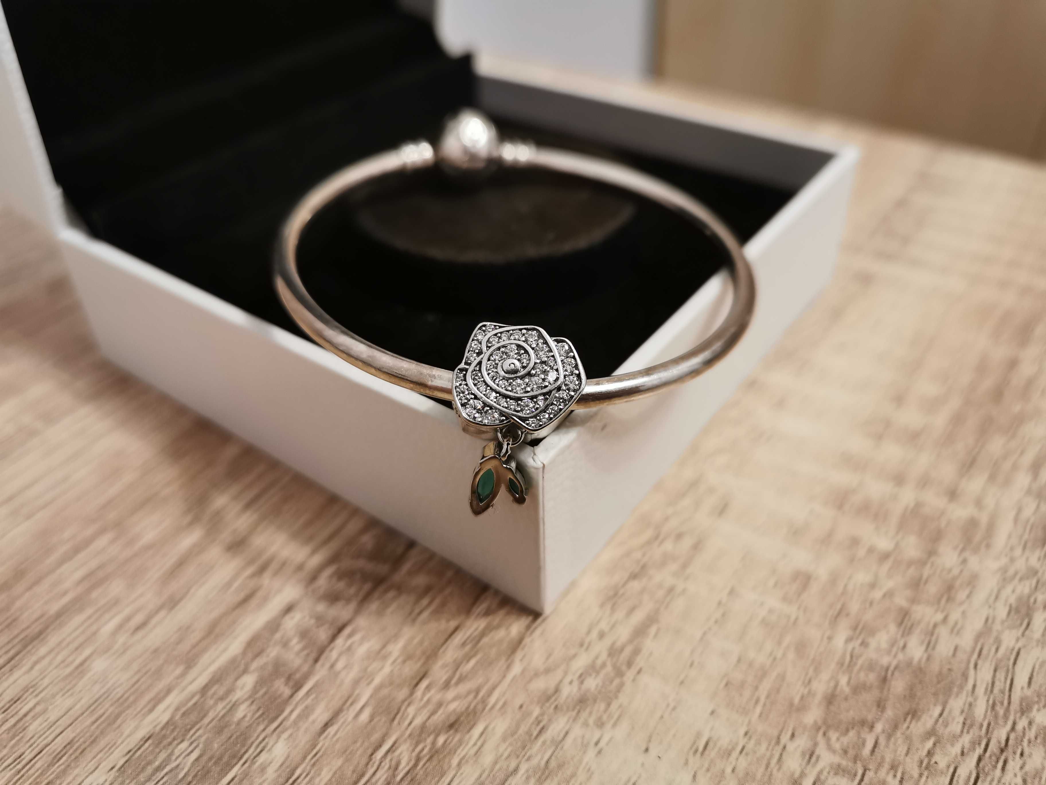 Charms Lśniąca róża w rozkwicie S925 Nowość do Pandora