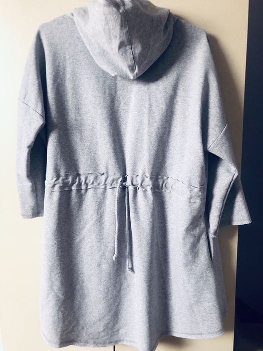 Narzutka wyszczuplająca z kapturem szara casual długa kardigan 46 Eva