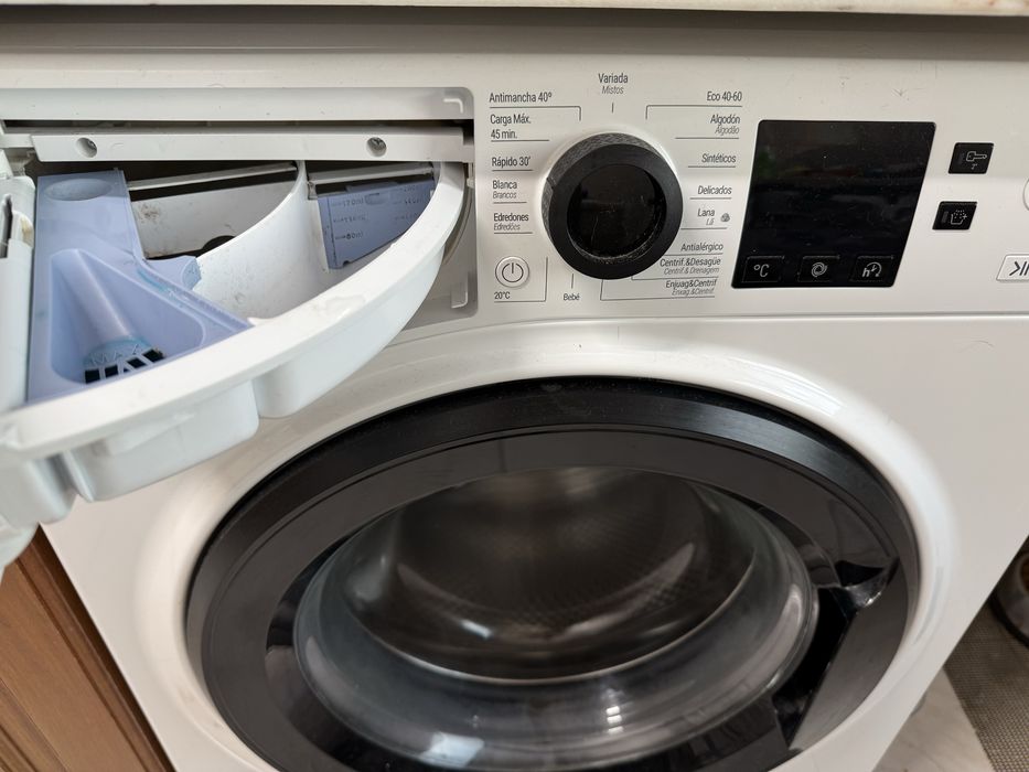 Máquina de lavar roupa Hotpoint Ariston