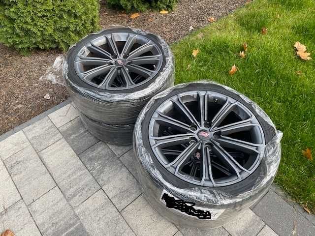 Opony zimowe CEAT 235x40 R18 z felgami aluminiowymi - Renault Megane