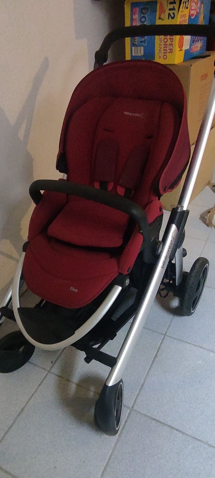 Vendo carrinho de bebe com ovo