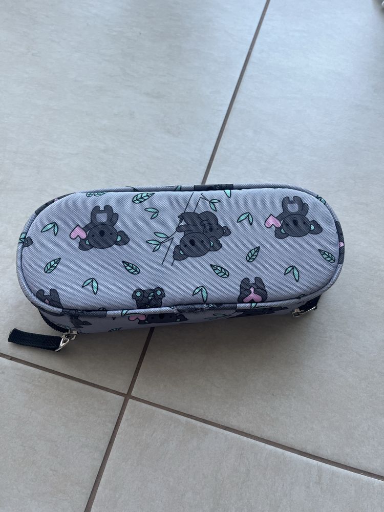 Piórnik Back up w pandy