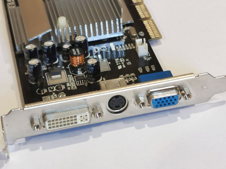 Karta graficzna Inno3D GEFORCE FX 5500