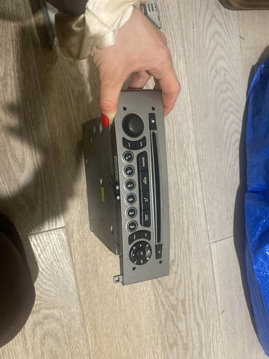 Radio i wyswietlacz peugeot 308