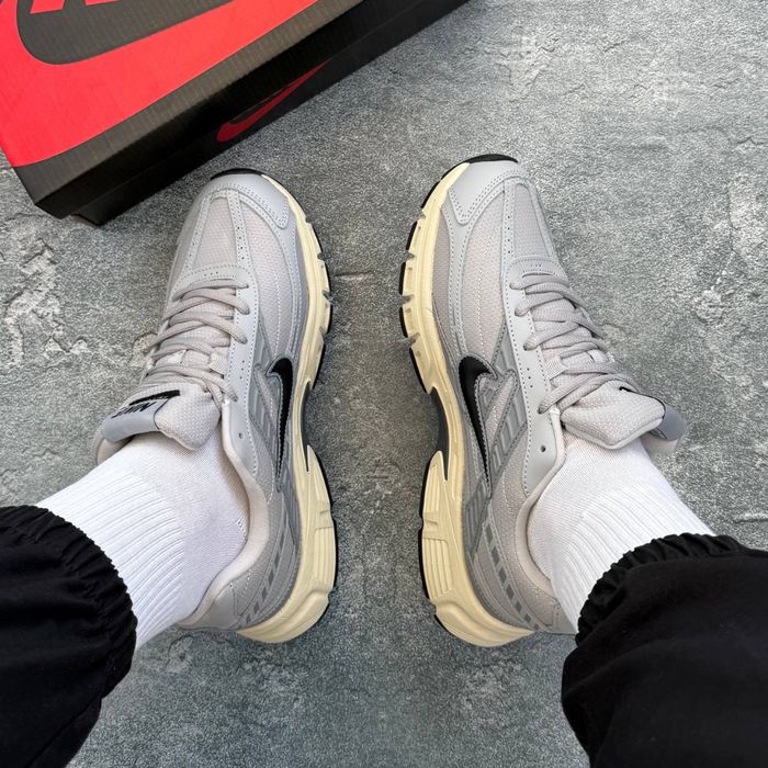 Топові кросівки New Balance Nike Salomon Asics Adidas