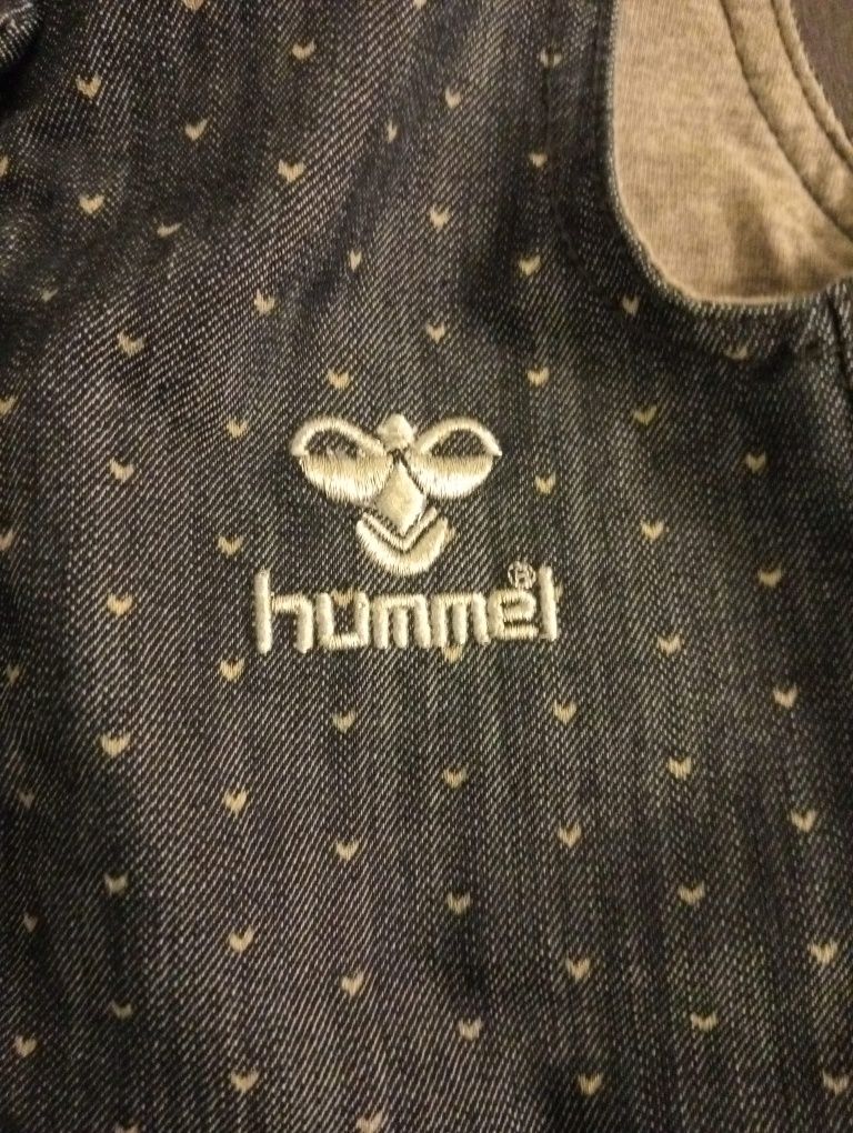 Spodnie ogrodniczki firmy Hummel , rozmiar 98