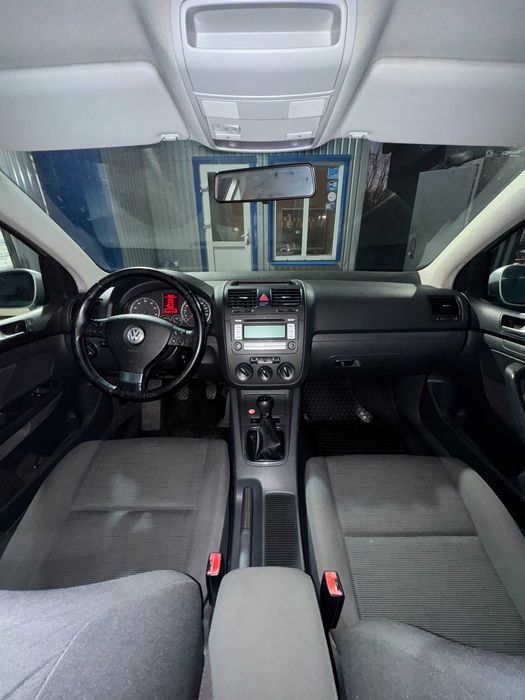 Volkswagen Golf 5 бензин 1.6 FSI покоління Typ V