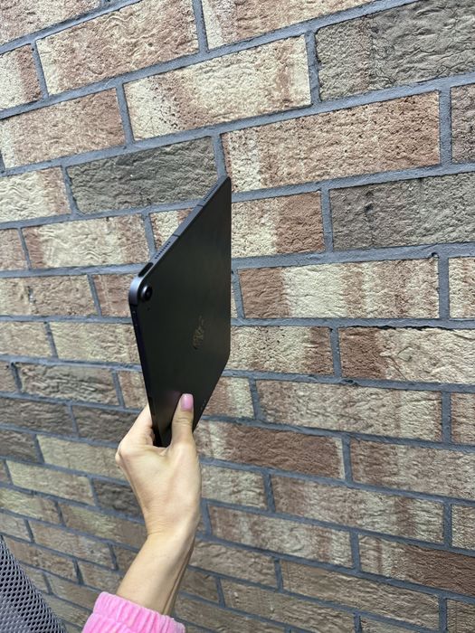 Used ipad air 2020 wifi 64Gb. (Space)