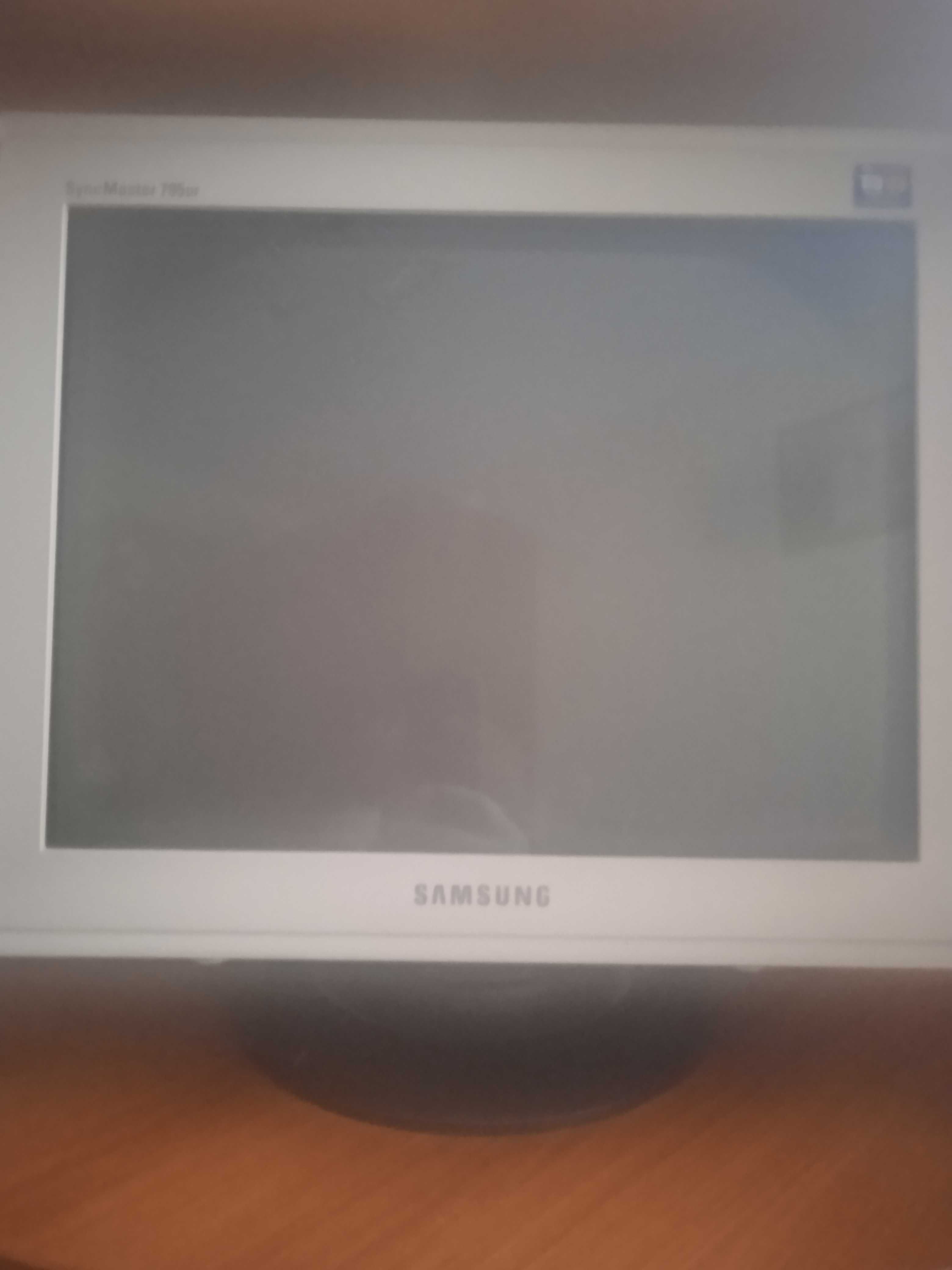 Монитор samsung SynsMaster 795 df