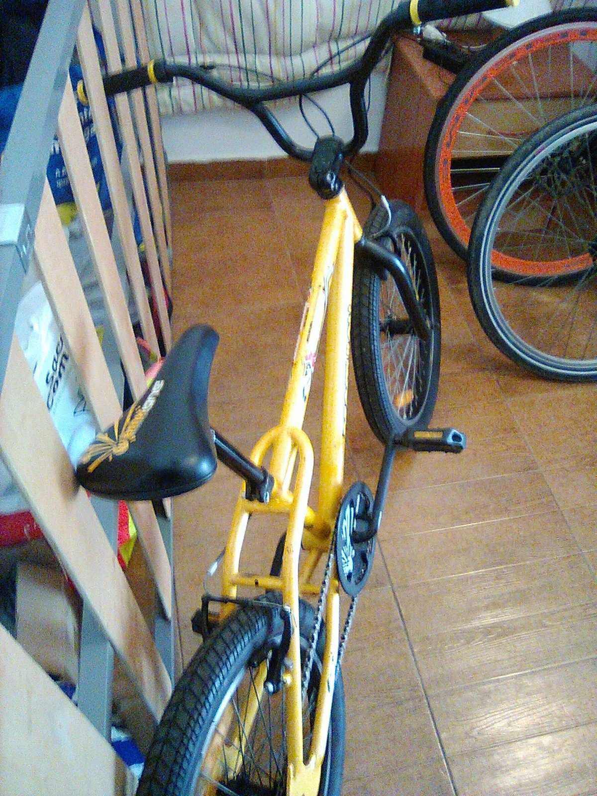 Bicicleta BMX 20 "   Pneus Novos