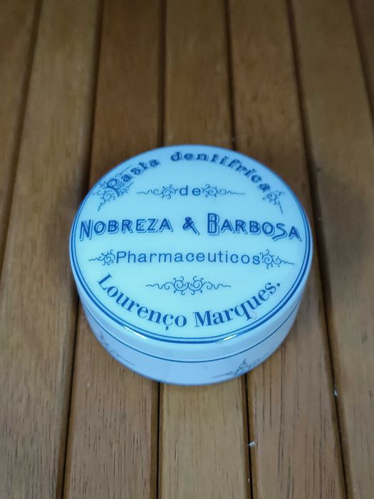 Rara Caixa de Pasta de de dentes replica de antiga da Vista Alegre