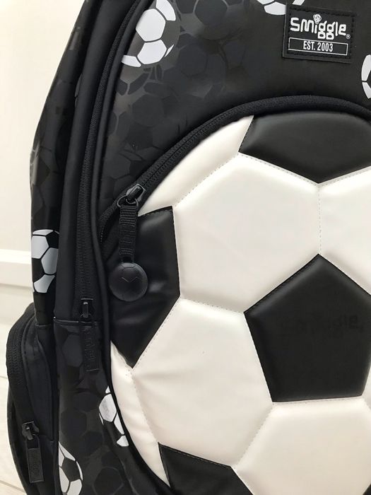 Рюкзак, портфель школьный на колесах. Футбол. Smiggle. Англия.