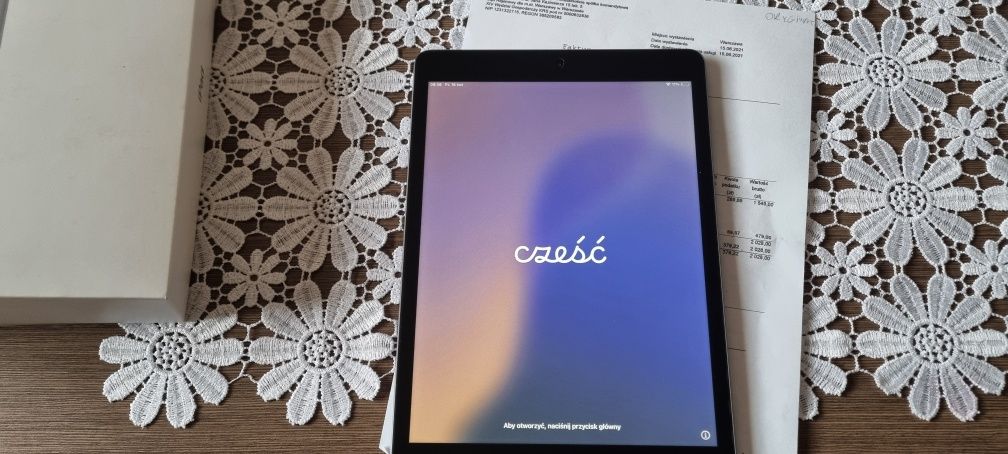 Ipad 8 generacji 32 GB space gray.