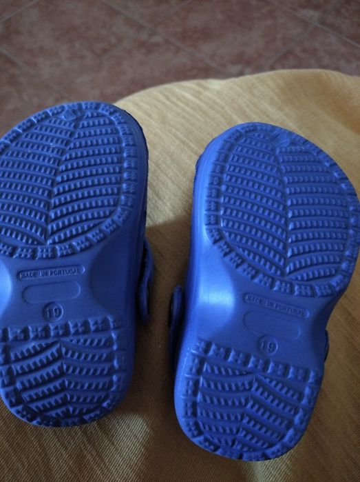 Sandálias/chinelos tamanho 19