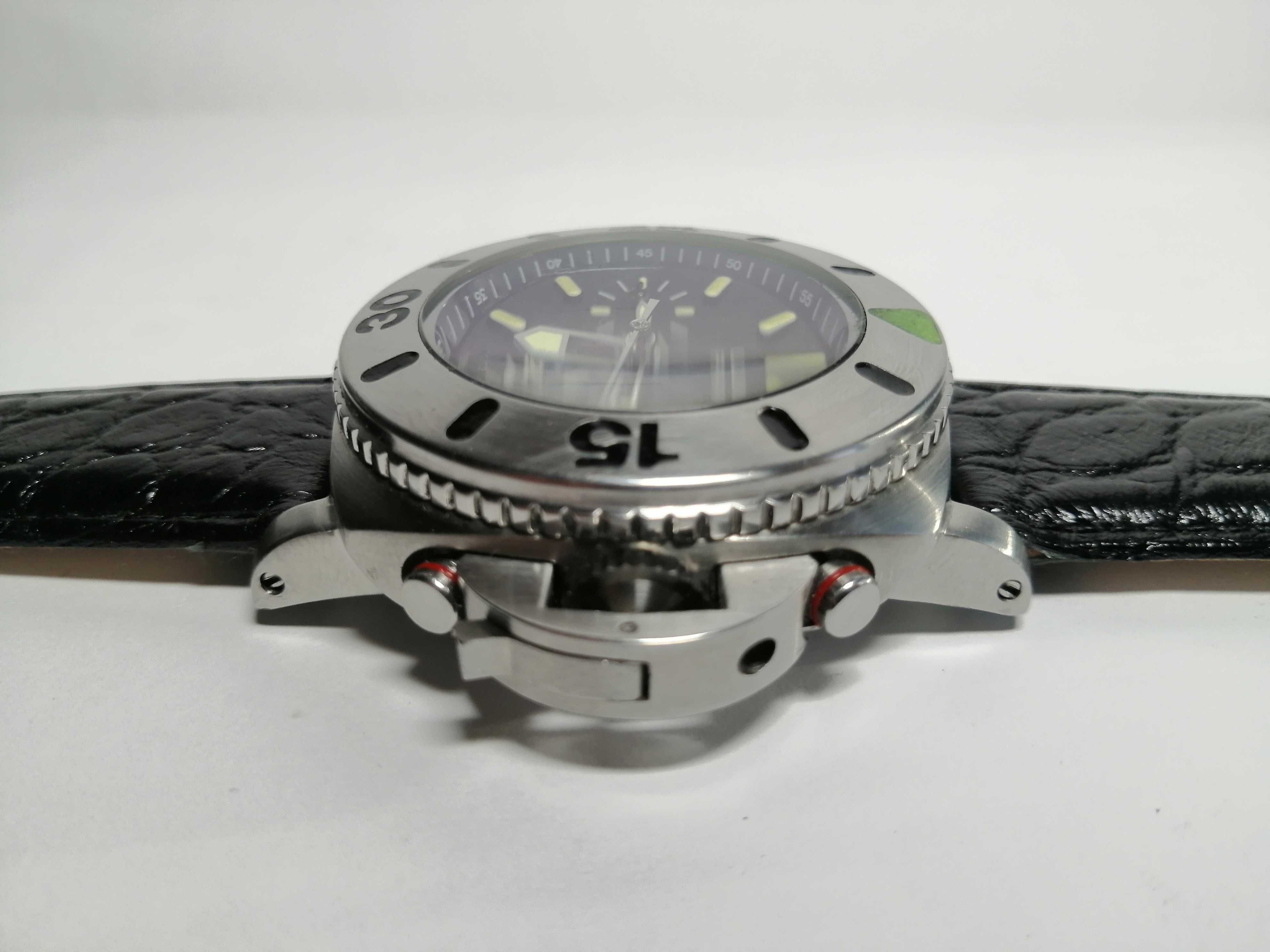 Часы Officine Panerai Luminor Chrono 1000м дайвер. Механика. Хронограф