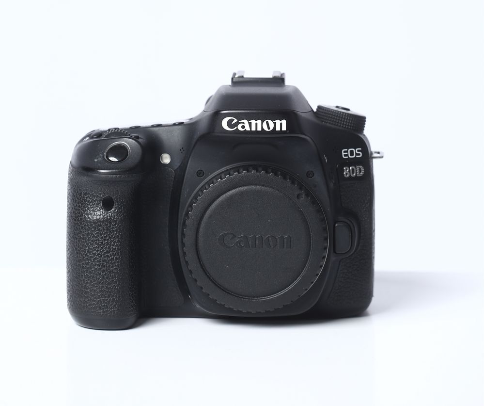 Фотоапарат Canon EOS 80D Body
