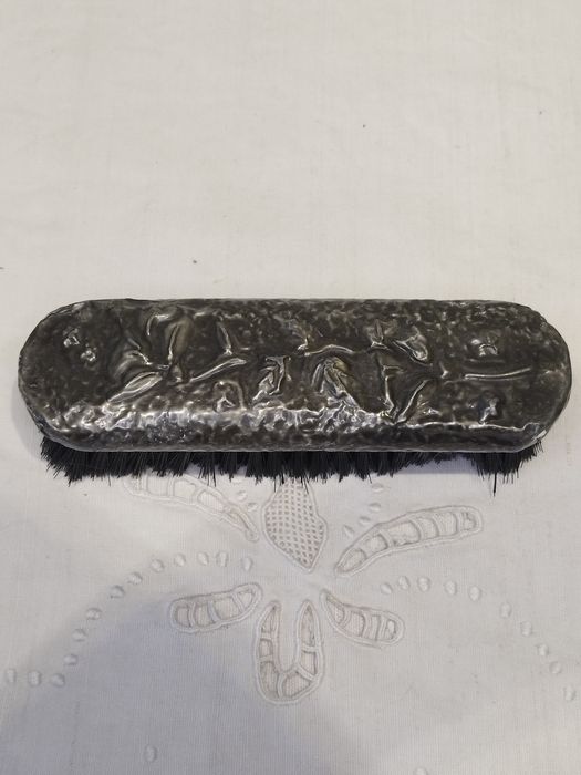 Artigos metálicos variados.