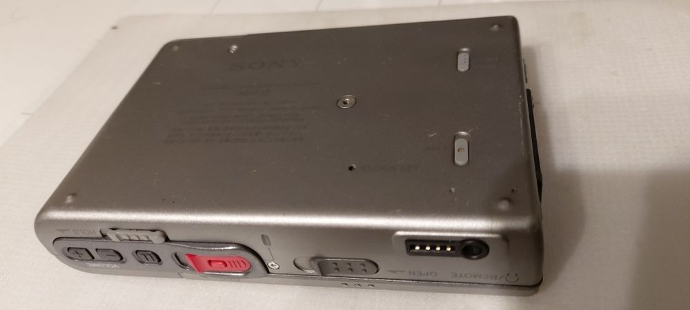 Sony walkman Minidisc MD MZ-R30 com imensos acessórios