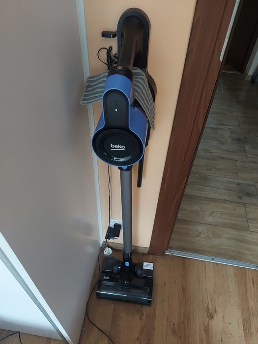 Sprzedam odkurzacz pionowy.